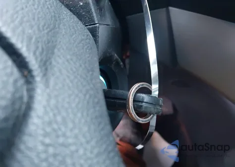 2018 Ford Escape S z USA, uszkodzony, nr VIN 1FMCU0F73JUB80831